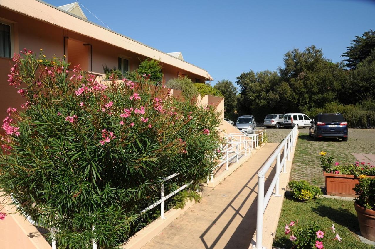 Residence Rex Lo Scoglietto ปุนตาอาลา ภายนอก รูปภาพ